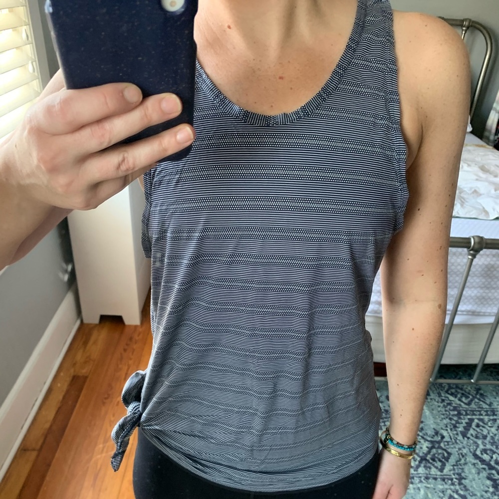Athleta side tie tank with caged back sports bra